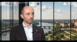 Czy to eksperyment na dzieciach? O „Kompasie Jutra” – mec